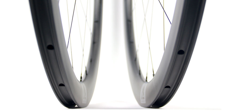 Trek-bike-equivalent-high-quality-carbon-wheels